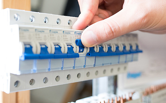 Schalt­schrank­bau bei Elektro-Müller & Söhne GmbH in Bleicherode